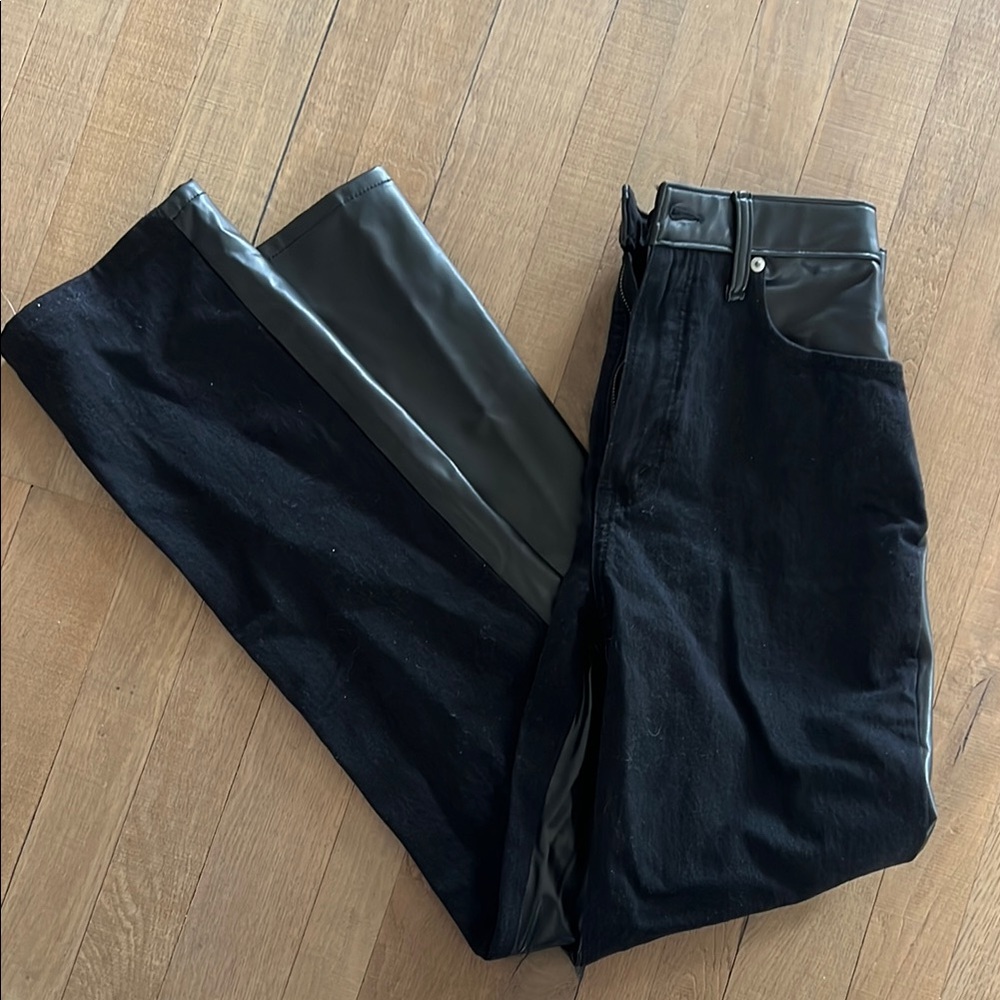 NWT Abercrombie 90s straight Ultra High Rise